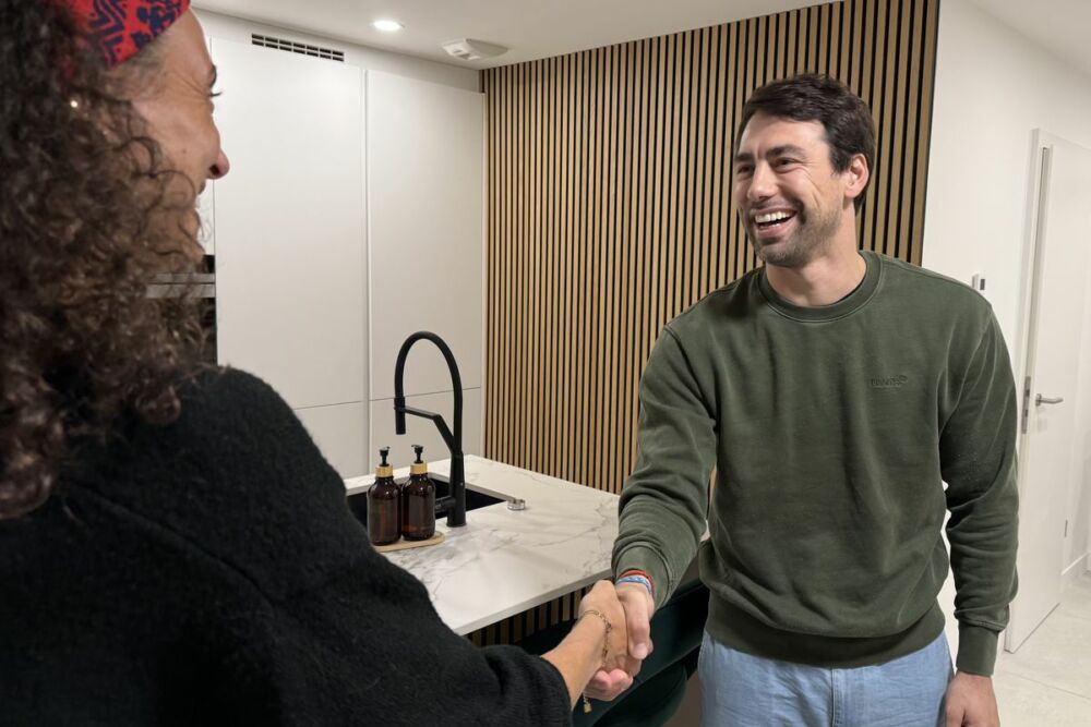 Poignée de main après validation du devis
